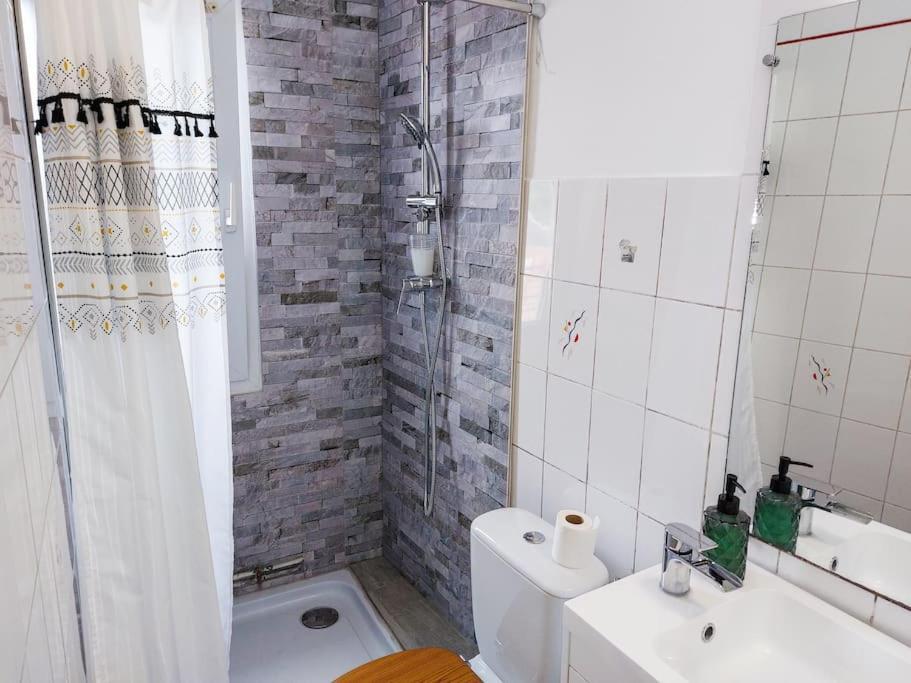 Le Sympathique - Petit Dejeuner, Netflix, Jacuzzi Rouen Extérieur photo